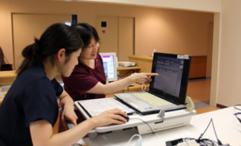 写真：電子カルテ新人指導